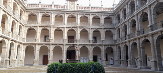 View of the courtyard at Universidad de Alcalá